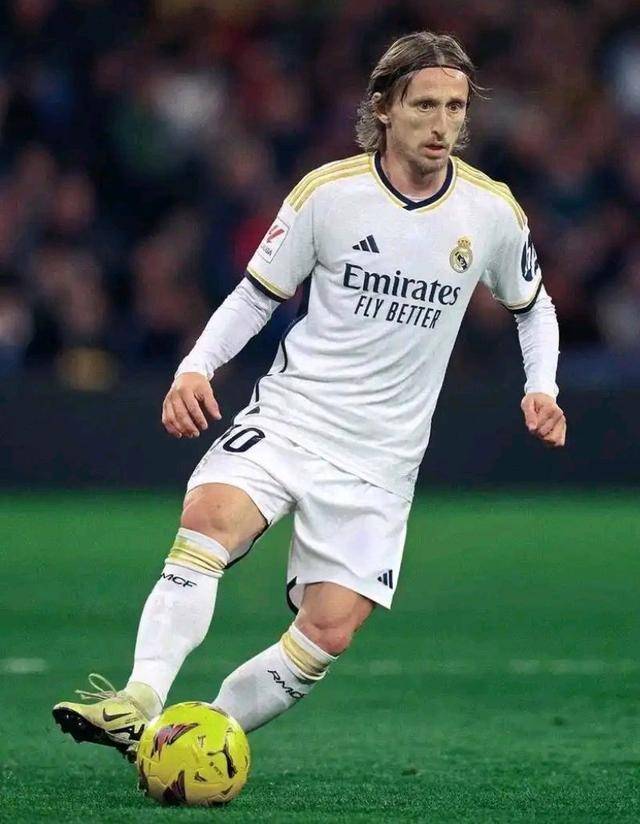 最新消息，国安争冠决定主帅去留，侯森重回首发河南大热不轻敌