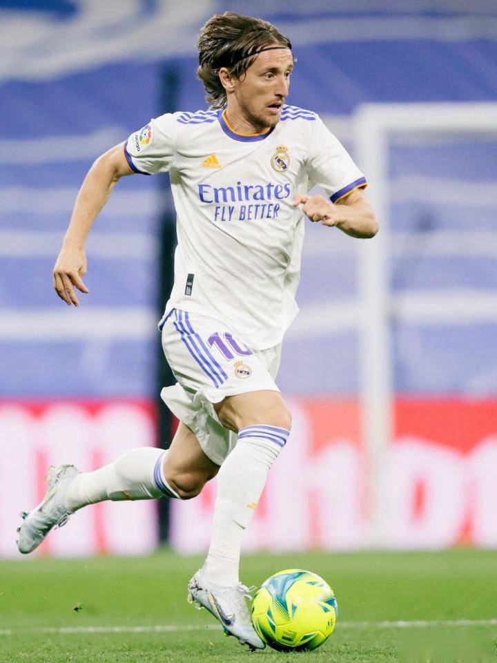 费城费城人哈珀转型首垒手获得成功，并获得个人首座内野金手套奖