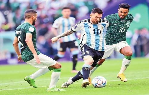 鲁尼：和特朗普打高尔夫时周围全是狙击手，还有防核逃生装置